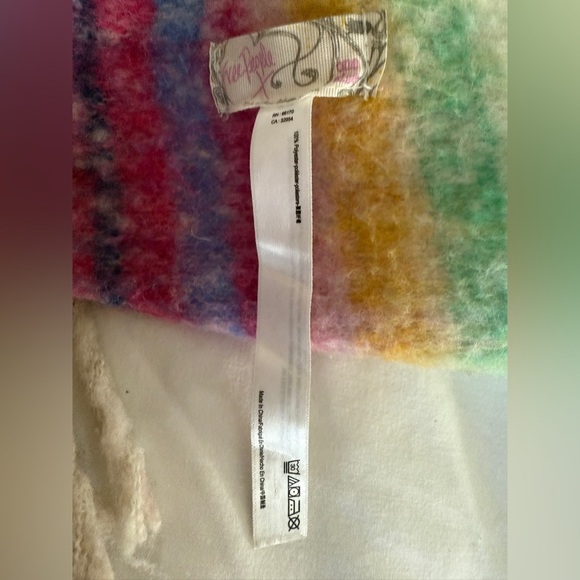 FREE PEOPLE "Skye Stripe" Boho Style Fringe Throw Blanket Wrap Shawl EUC - Picture 2 of 9